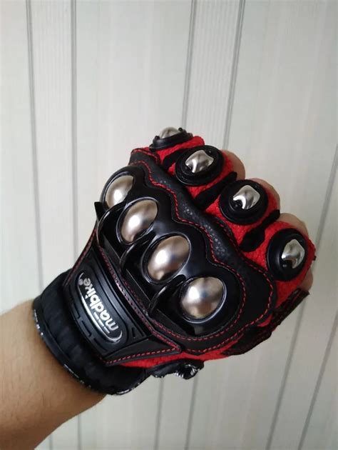 brass knuckles under boxing gloves|tactical gloves with metal knuckles.